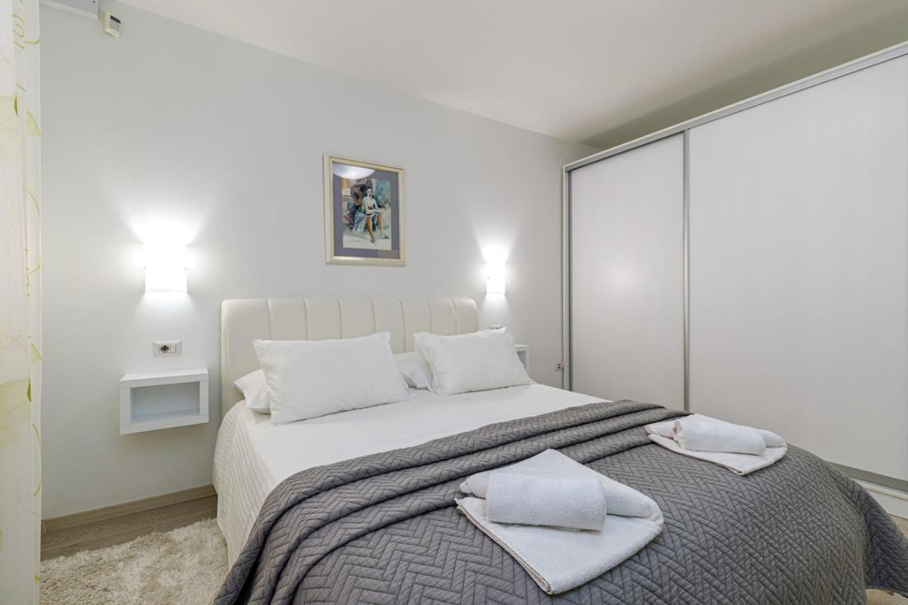 Apartments Lavizatic Porec Luaran gambar